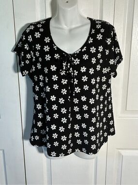 Stella Tweed Black Daisy Print Lace-Up Ribbed Top 1X